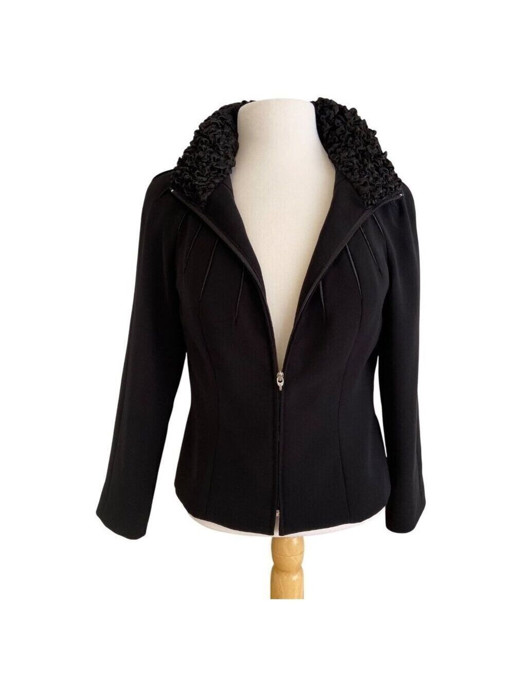 Joseph Ribkoff Black Jacket With stunning Ruffled Collar Front Zip Womens Size 8